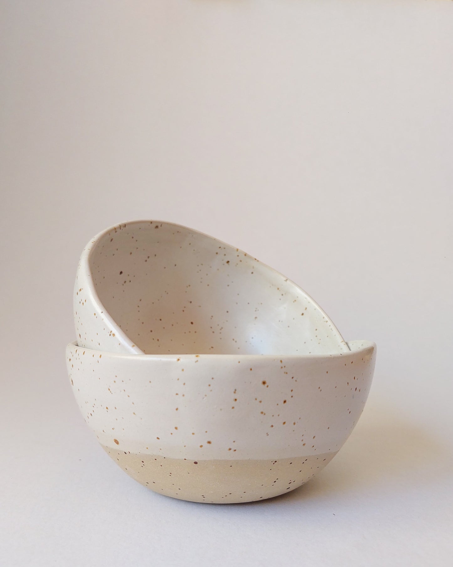 Medium Bowl (White Matte)
